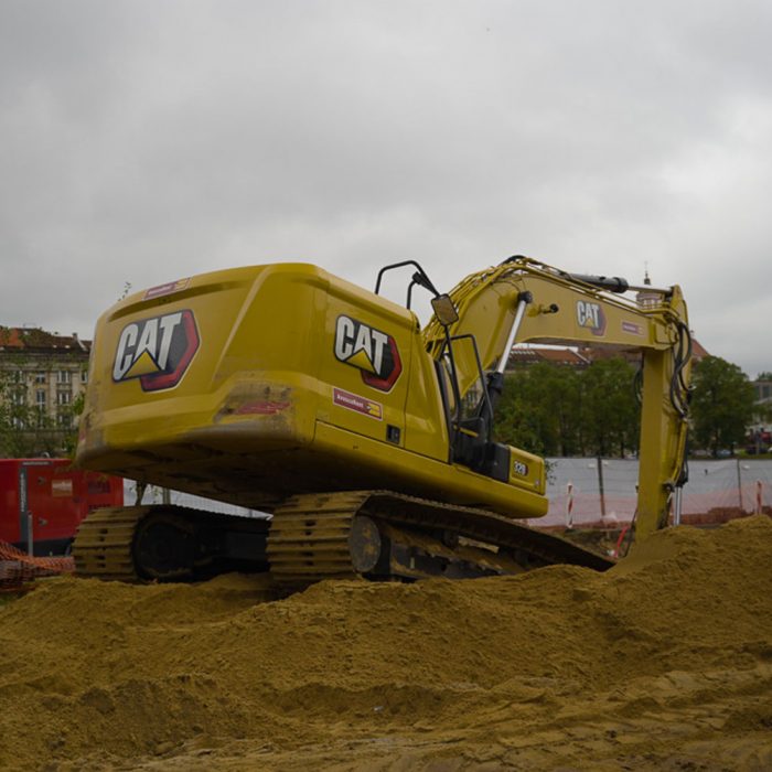 Avesco Rent prisideda prie Upės gatvės rekonstrukcijos Vilniuje CAT 320