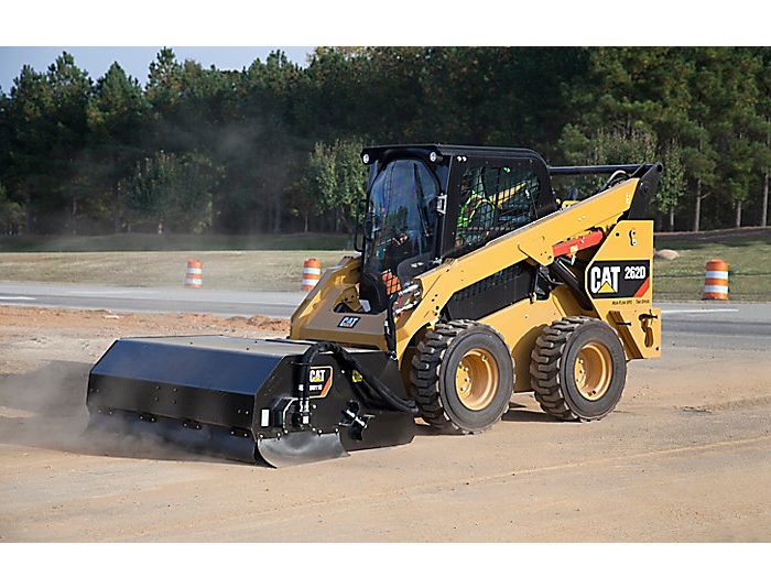 Skid steer loader CAT 262D brushing with protection